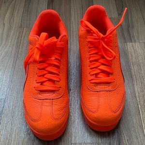 Puma sneakers Color Orange